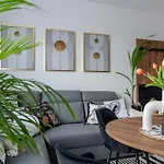 Urban Modern 5 アパート イェレニャ・グーラ