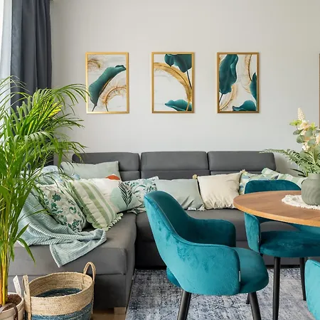 Urban Modern 5 Apartment