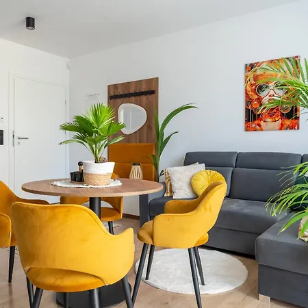 Urban Modern 5 Apartment