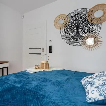 Urban Modern 5 Apartment